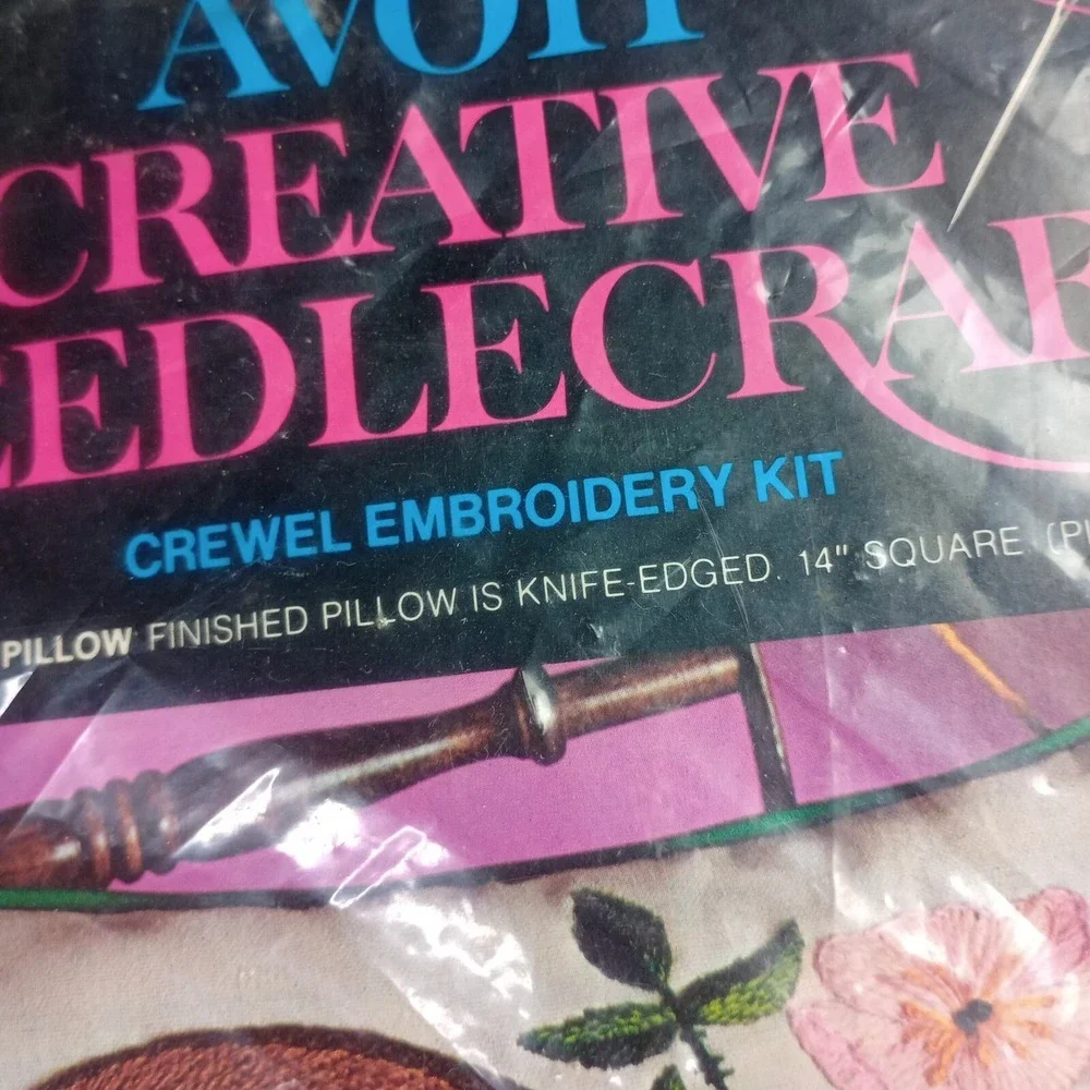 Avon Spinning Wheel Wild Roses‎ Pillow Crewel Embroidery Creative Needlecraft